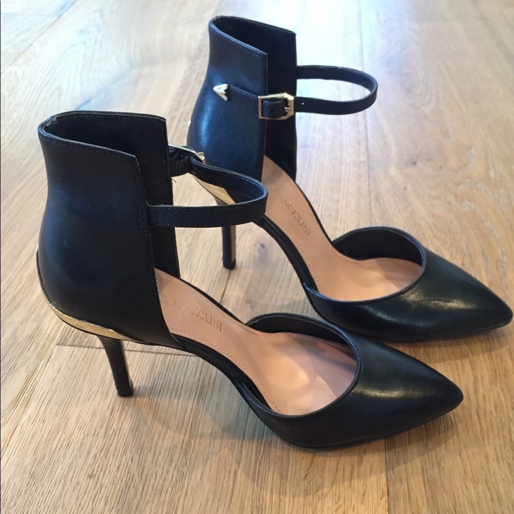 Sexy black heels.